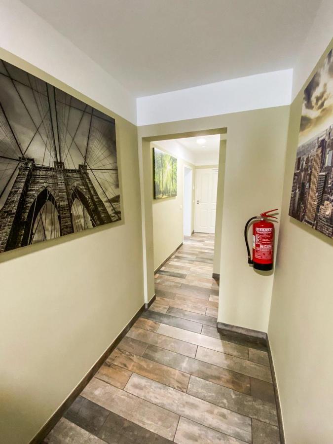 Gruener Baum Hotel Schomberg Bagian luar foto