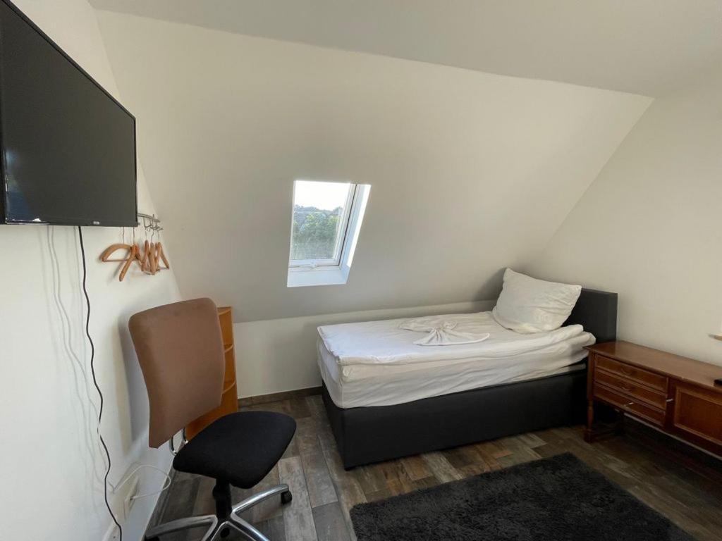 Gruener Baum Hotel Schomberg Bagian luar foto