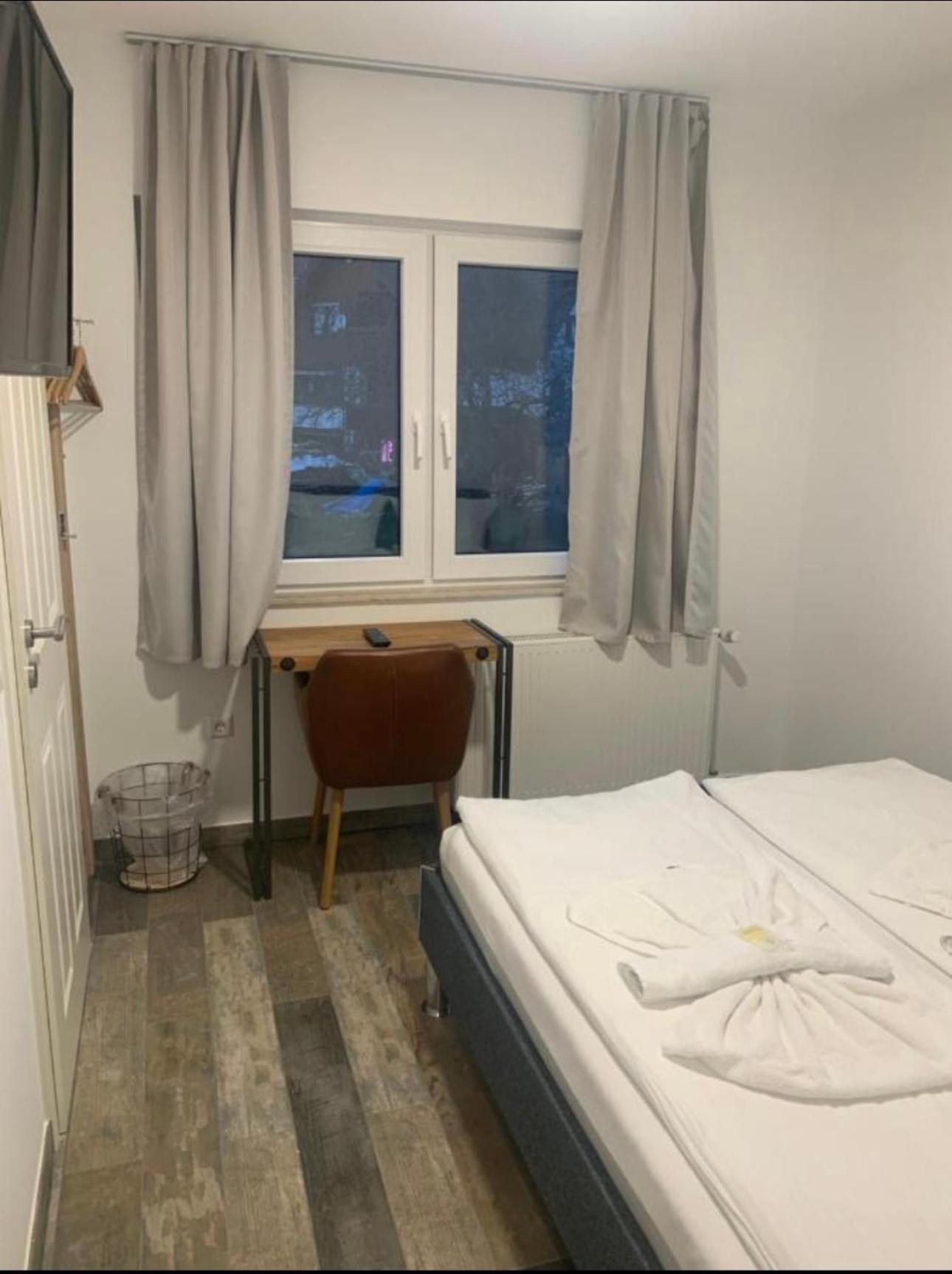 Gruener Baum Hotel Schomberg Bagian luar foto